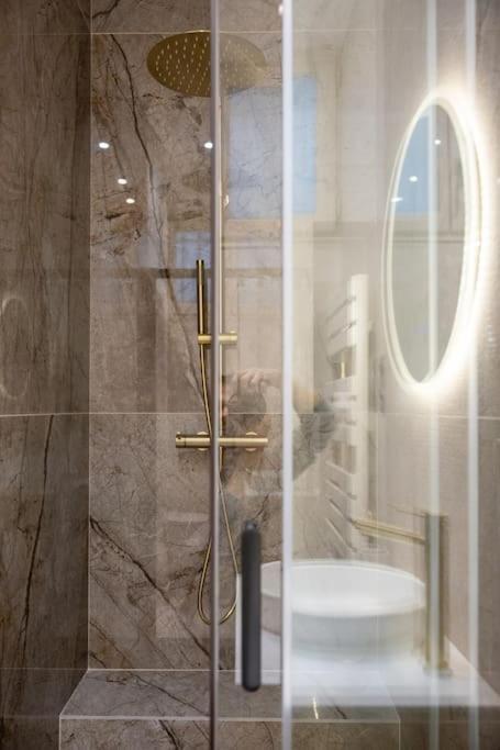 New Luxury And Cozy Apartment - Notre Dame Париж Екстериор снимка