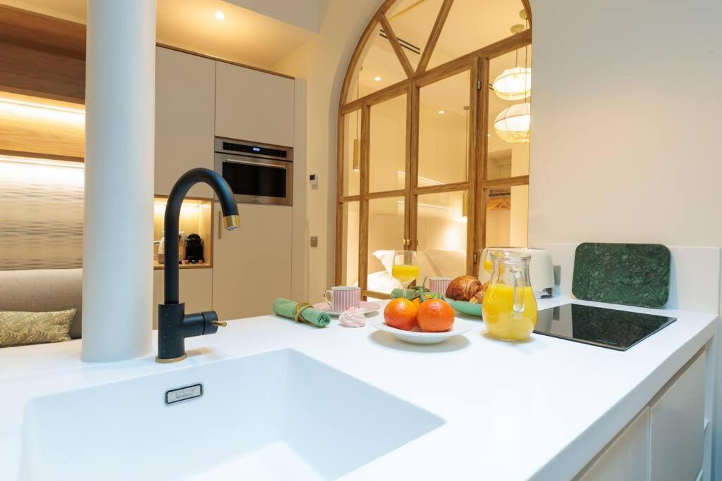 New Luxury And Cozy Apartment - Notre Dame Париж Екстериор снимка